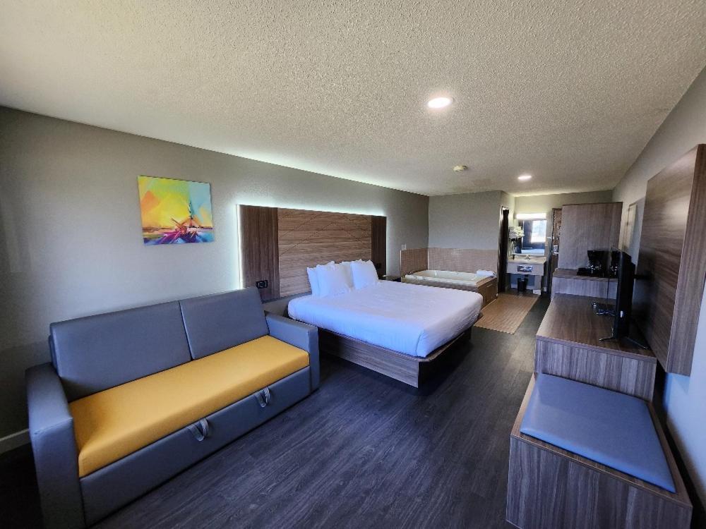 Super 8 By Wyndham Hayward Wi Motel Ngoại thất bức ảnh