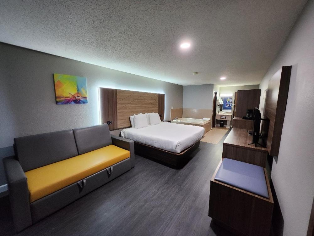 Super 8 By Wyndham Hayward Wi Motel Ngoại thất bức ảnh