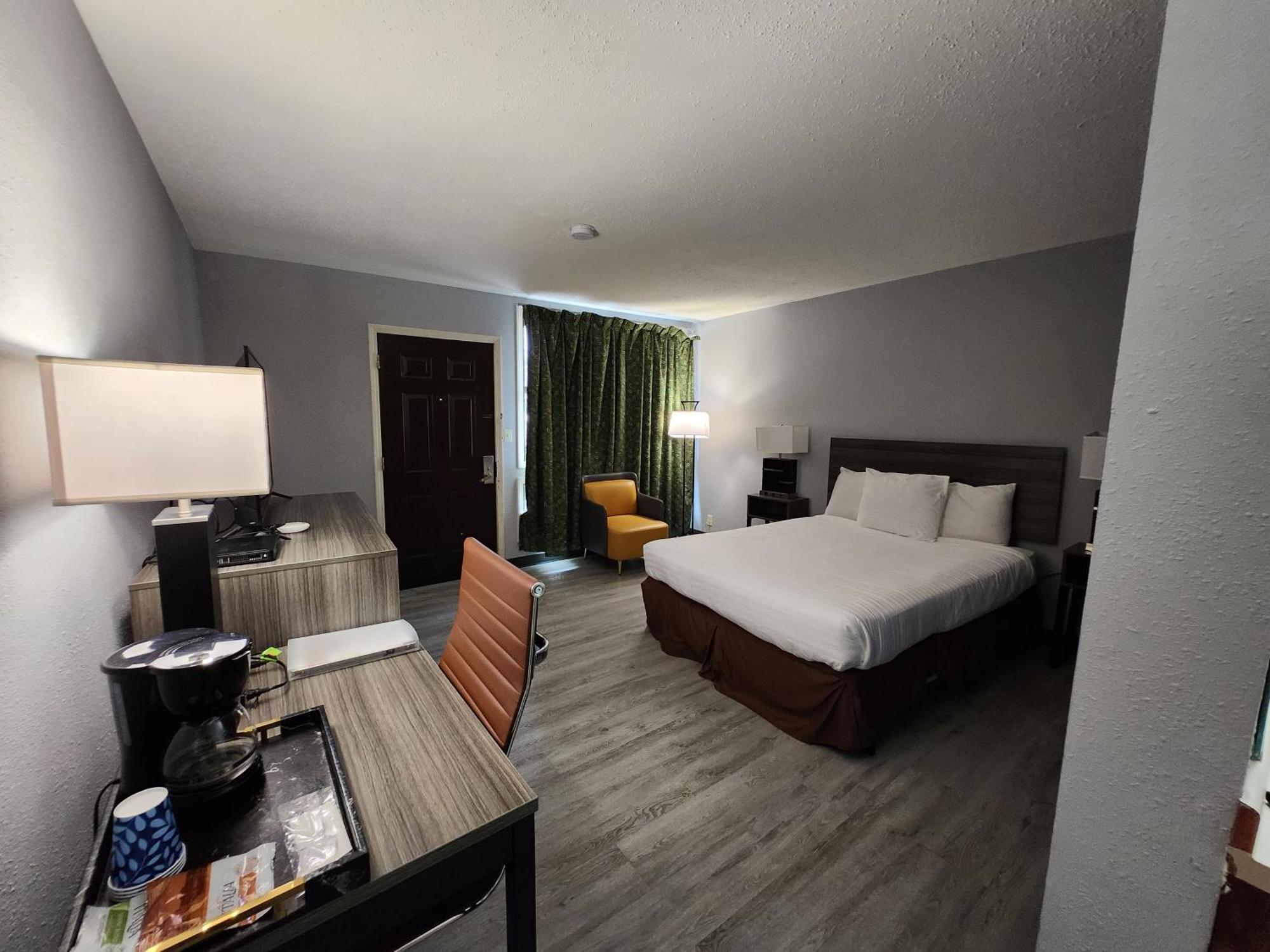 Super 8 By Wyndham Hayward Wi Motel Ngoại thất bức ảnh