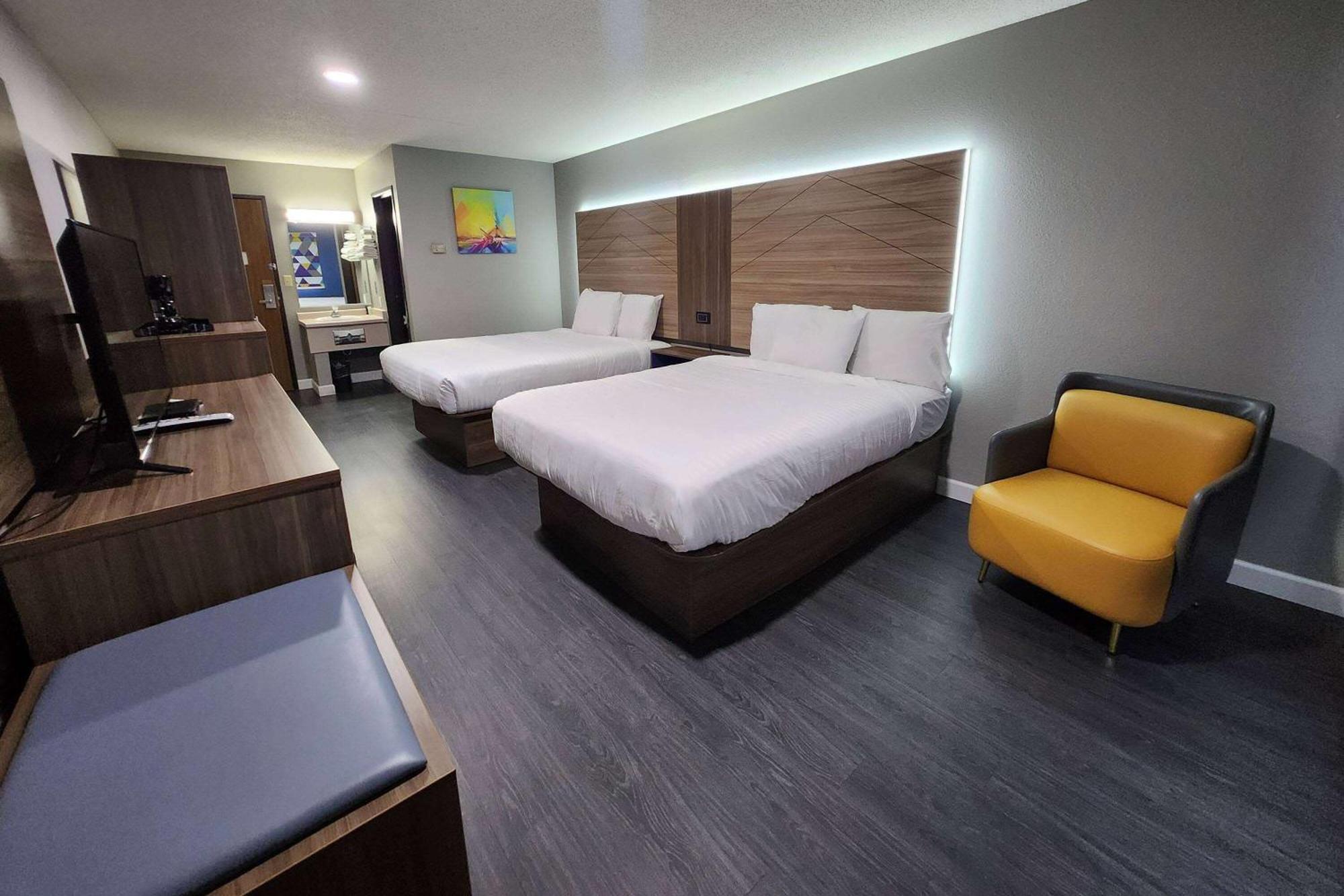 Super 8 By Wyndham Hayward Wi Motel Ngoại thất bức ảnh